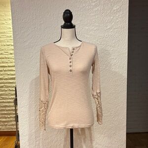 Chic Beige Button-Down Women's Top with Lace Sleeves